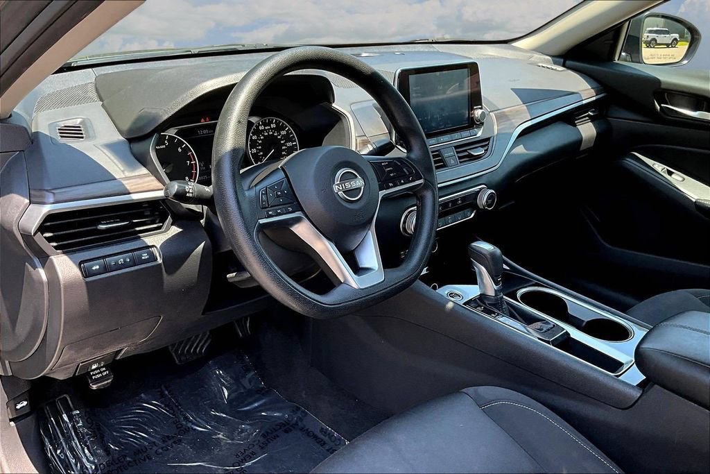 Used 2024 Nissan Altima 2.5 SV FWD image 19
