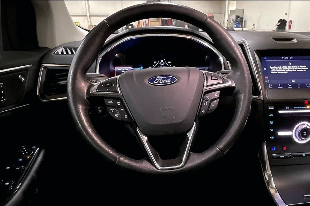 Certified 2019 Ford Edge Titanium w/ Equipment Group 301A AWD/4WD image 5