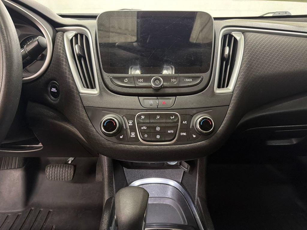 Used 2024 Chevrolet Malibu LT FWD image 39