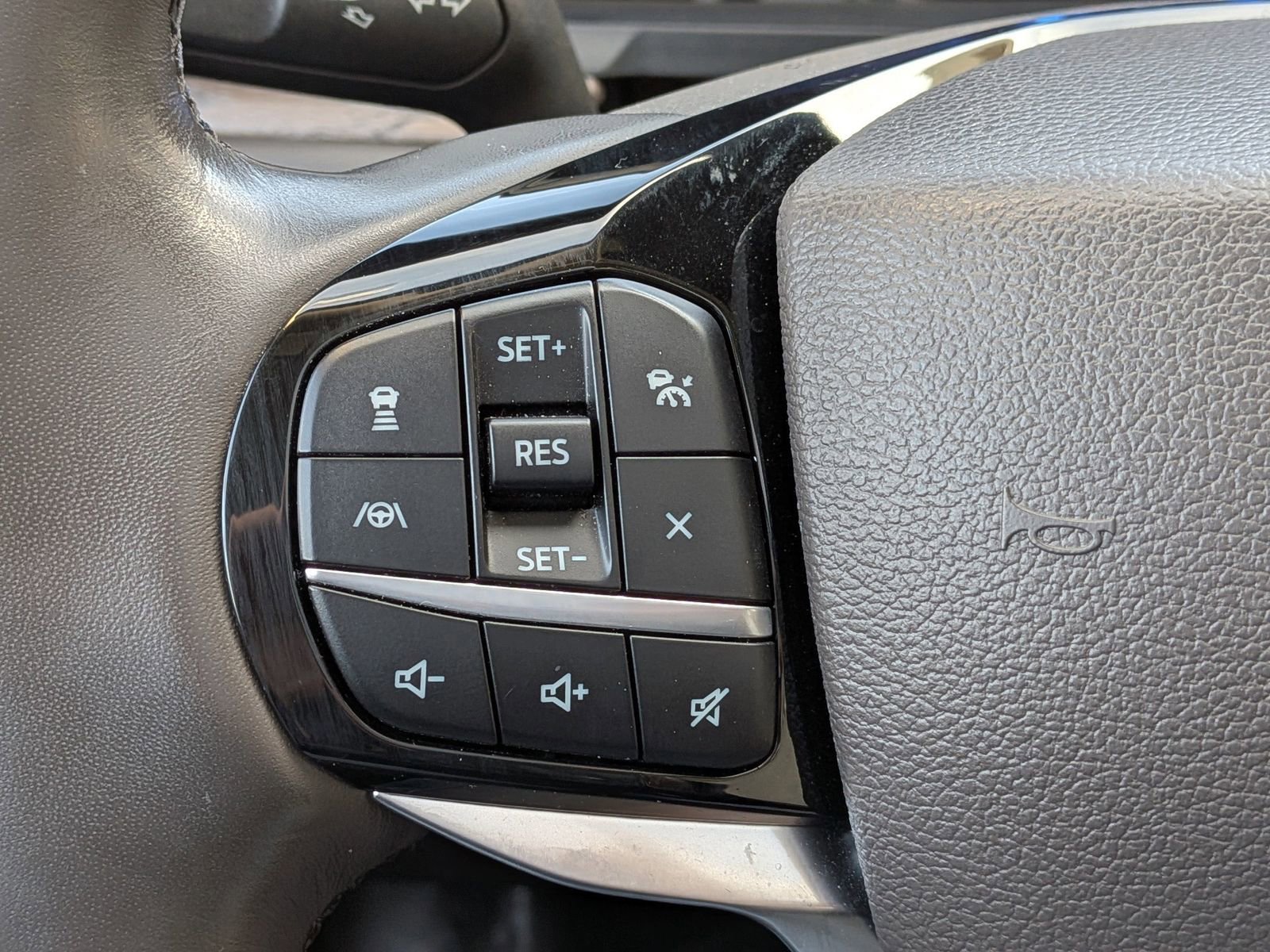 Certified 2023 Ford Explorer Platinum w/ Technology Package image 30