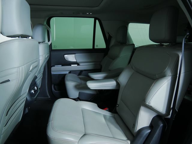 Certified 2025 Ford Expedition Active AWD/4WD image 17