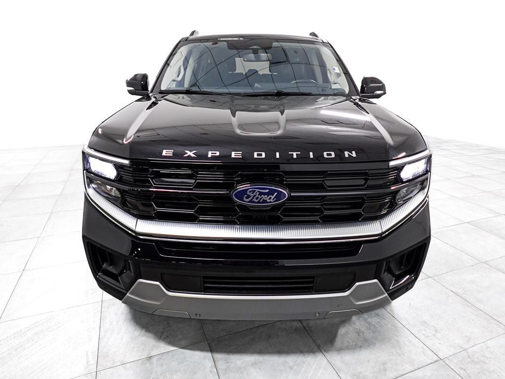 Certified 2025 Ford Expedition Platinum AWD/4WD image 3