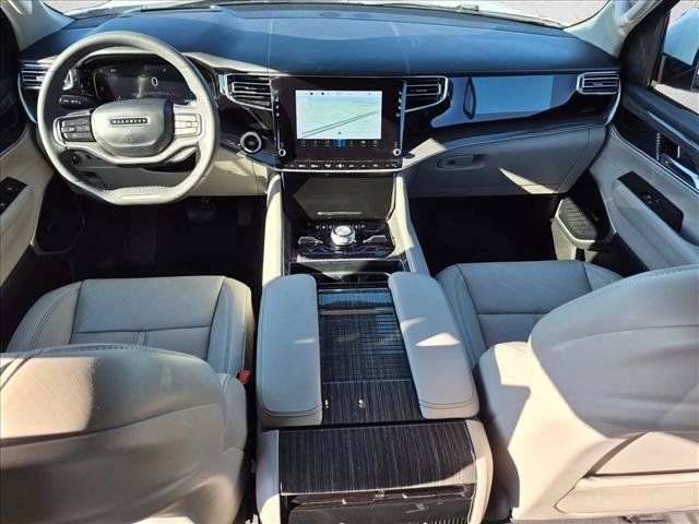 Used 2022 Jeep Wagoneer Series III w/ Rear Seat Video Group 1 AWD/4WD image 19