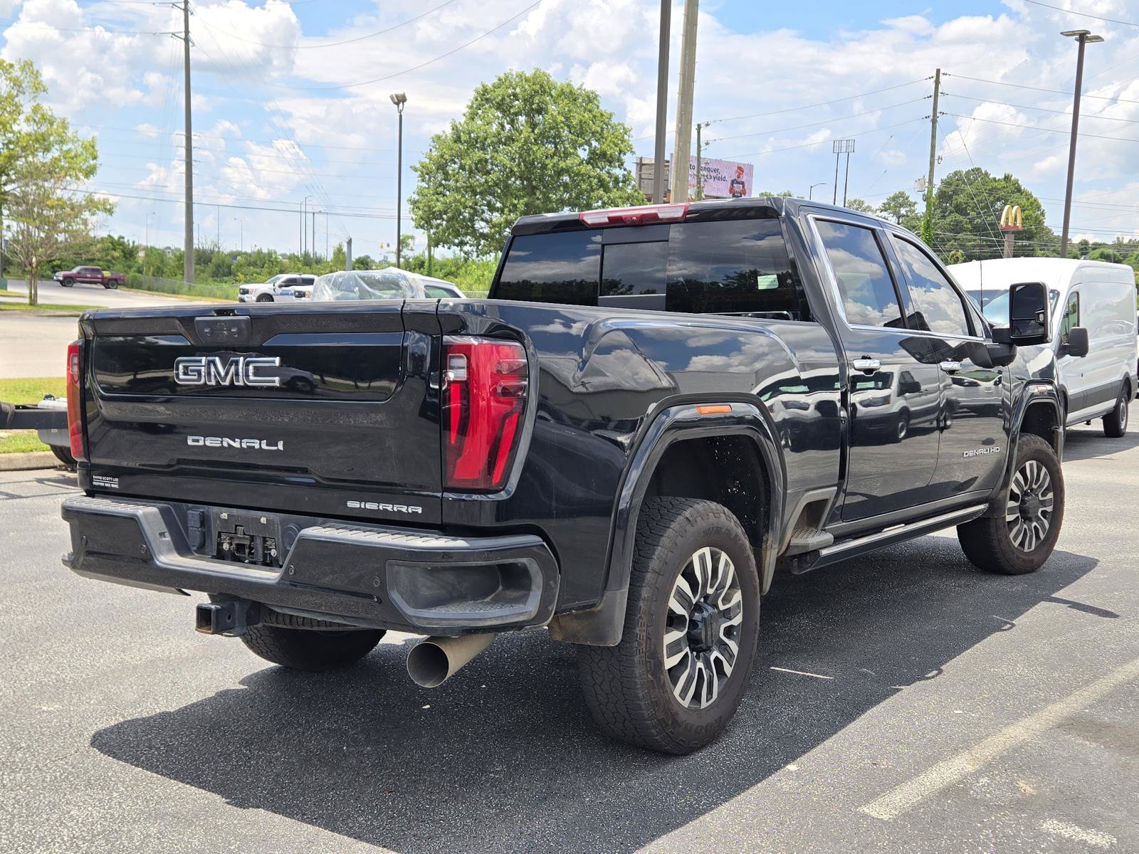 Used 2026 GMC Sierra 2500 Denali Ultimate AWD/4WD image 4