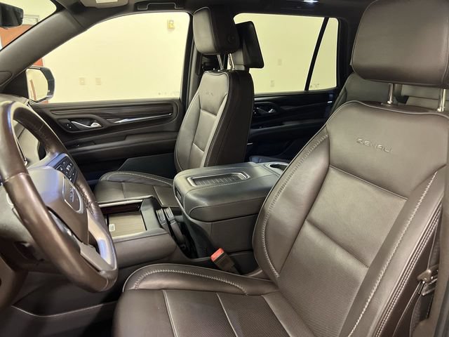 Used 2022 GMC Yukon Denali w/ Denali Premium Package AWD/4WD image 9