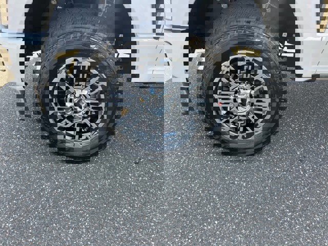 Certified 2024 Ford F350 Limited w/ FX4 Off-Road Package image 40