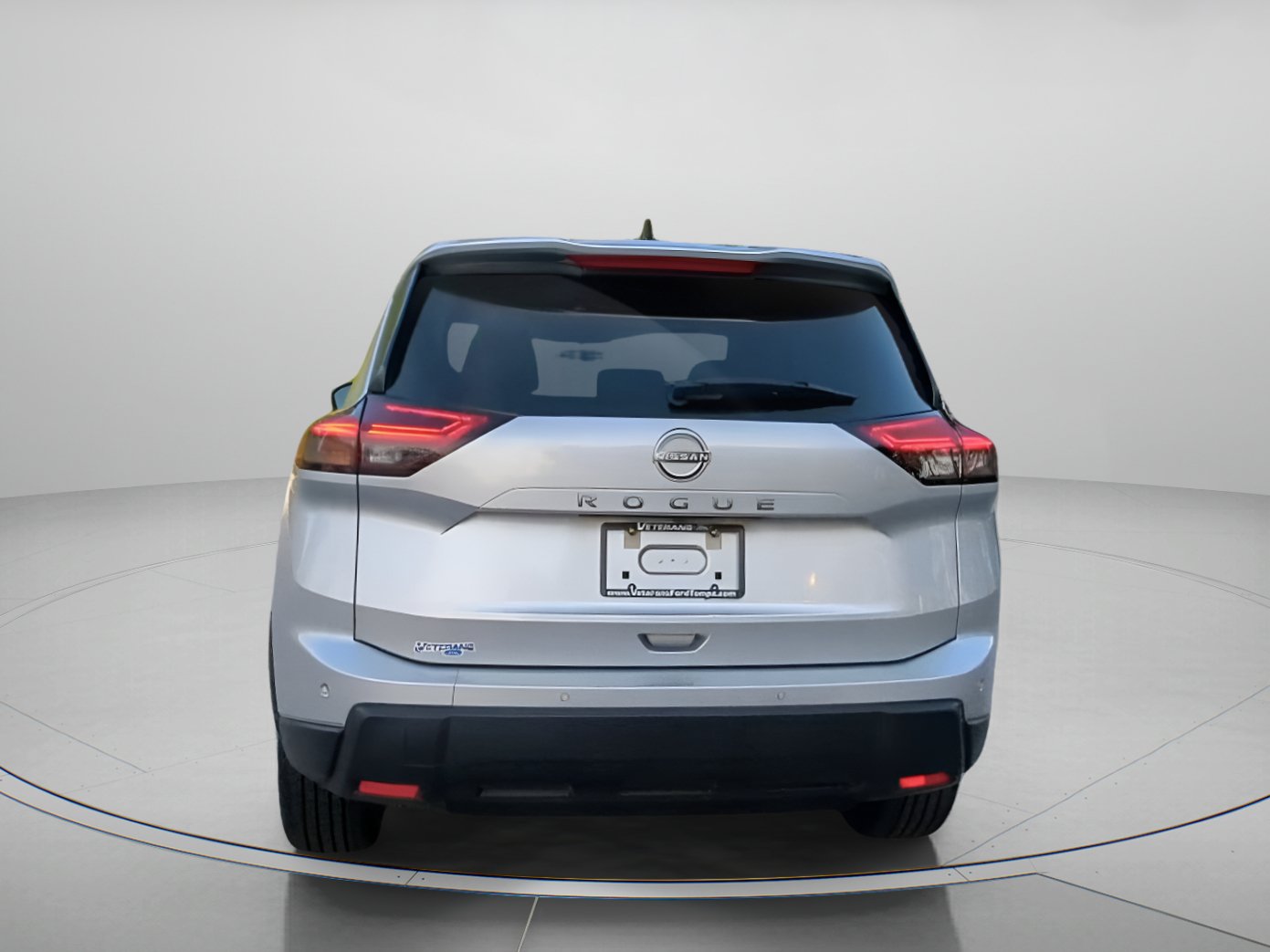 Used 2024 Nissan Rogue S FWD image 23