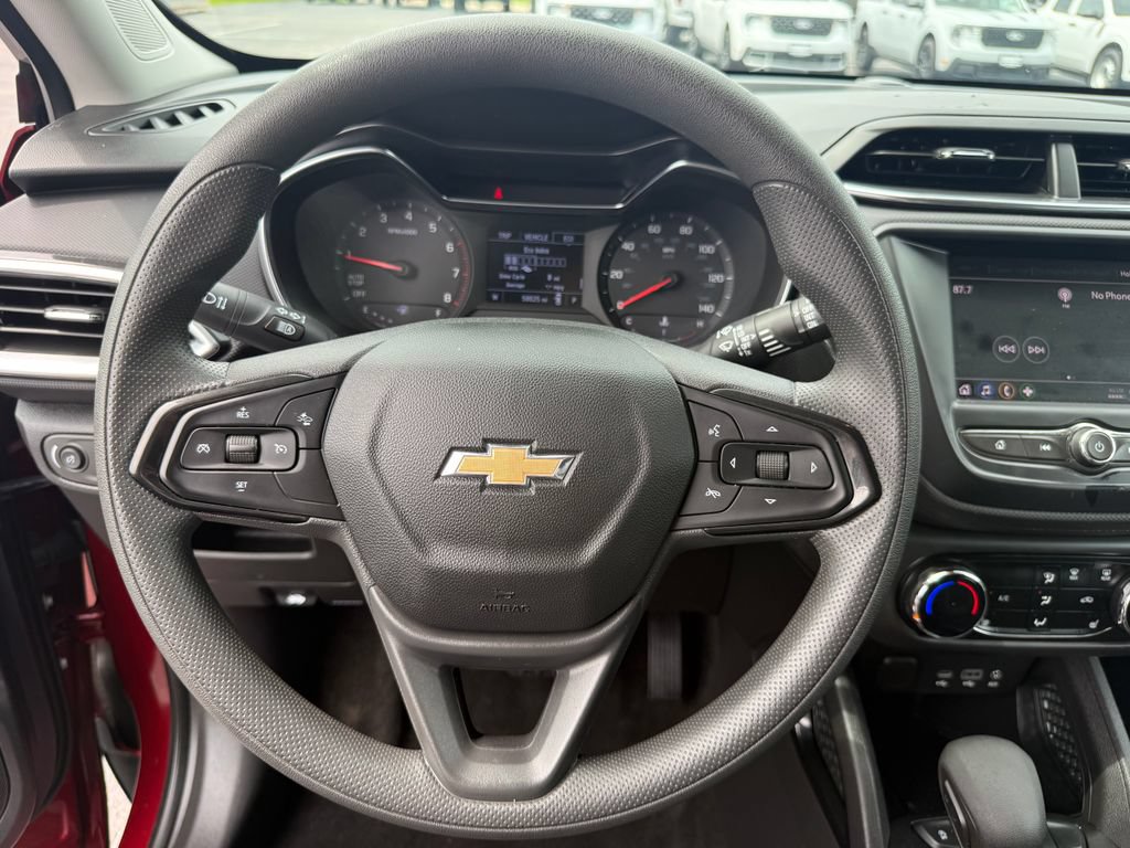 Used 2023 Chevrolet TrailBlazer LT FWD image 23
