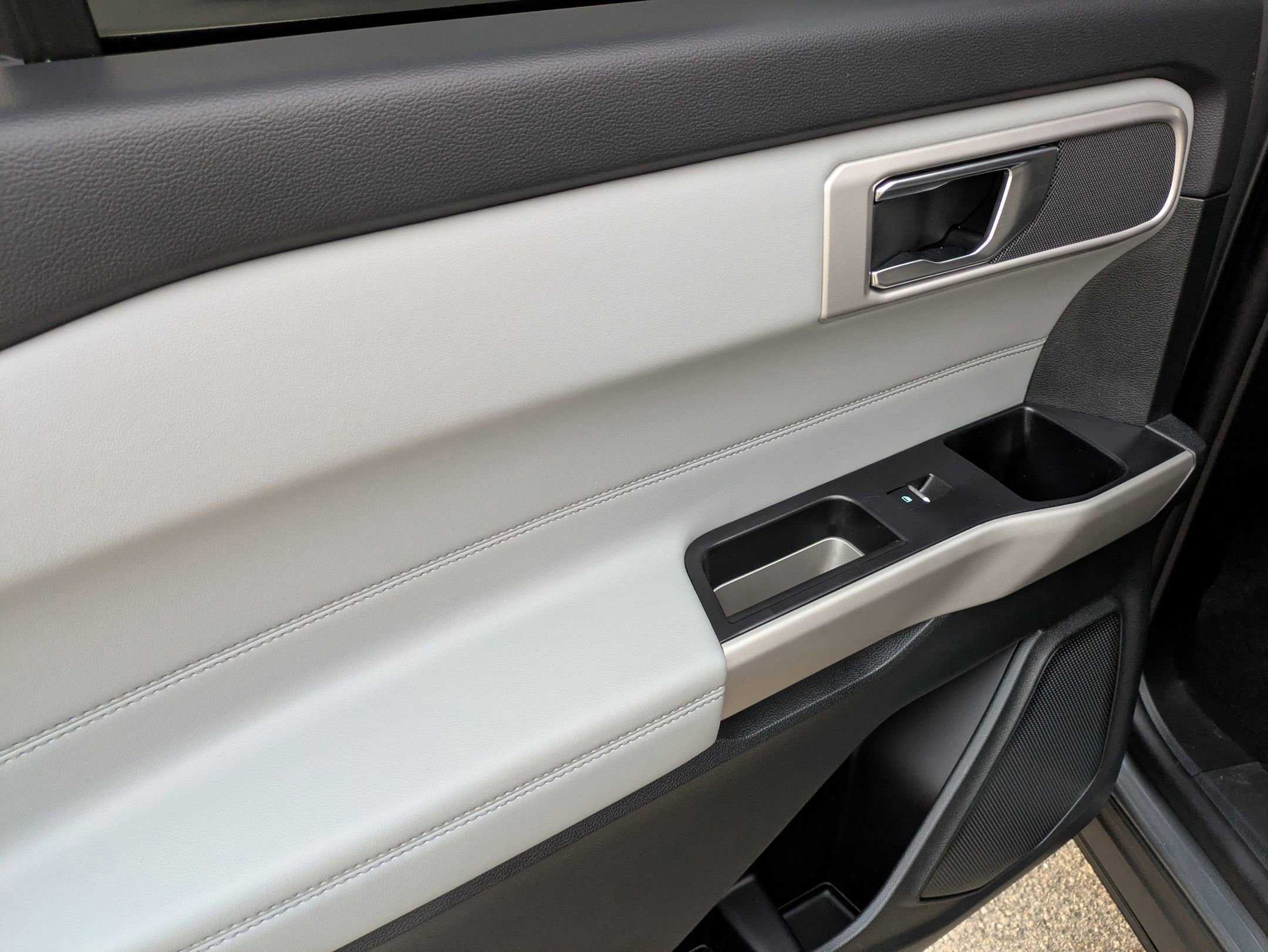 Certified 2024 Ford Explorer XLT w/ Equipment Group 202A image 26