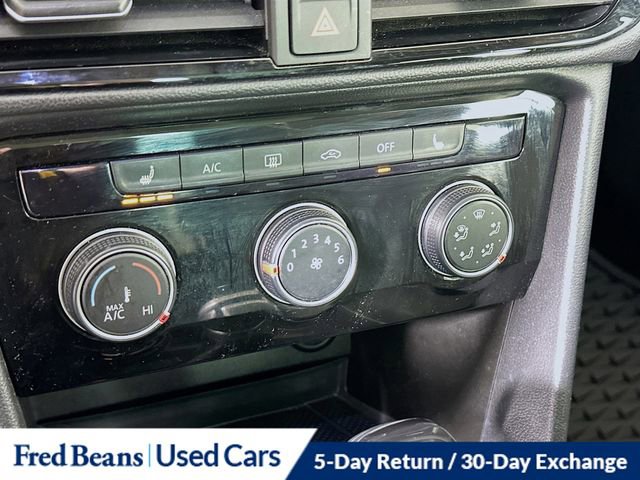 Used 2023 Volkswagen Taos SE w/ Panoramic Sunroof Package AWD/4WD image 18