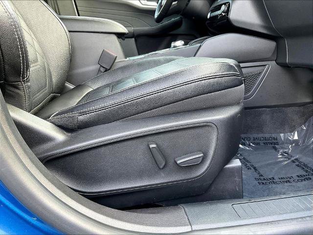 Certified 2023 Ford Escape Platinum w/ Premium Technology Package AWD/4WD image 33