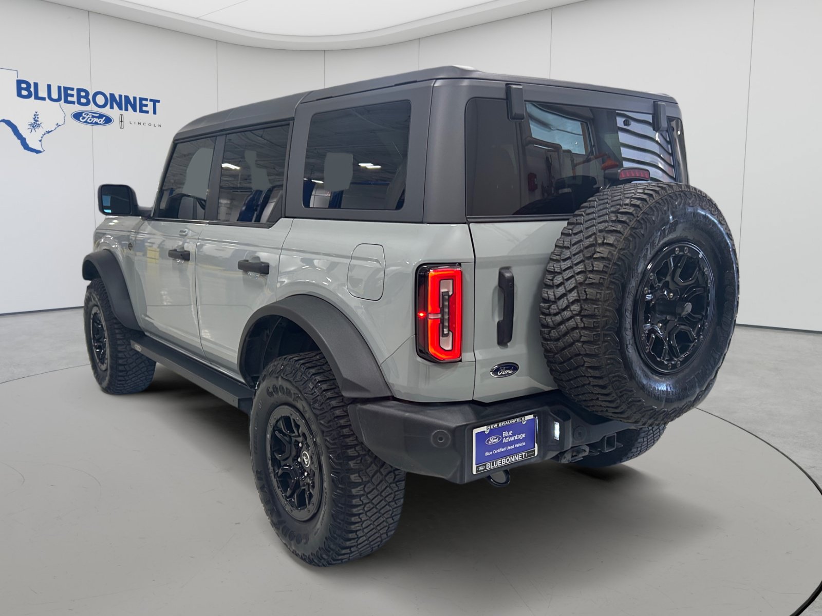 Certified 2022 Ford Bronco Wildtrak AWD/4WD image 7