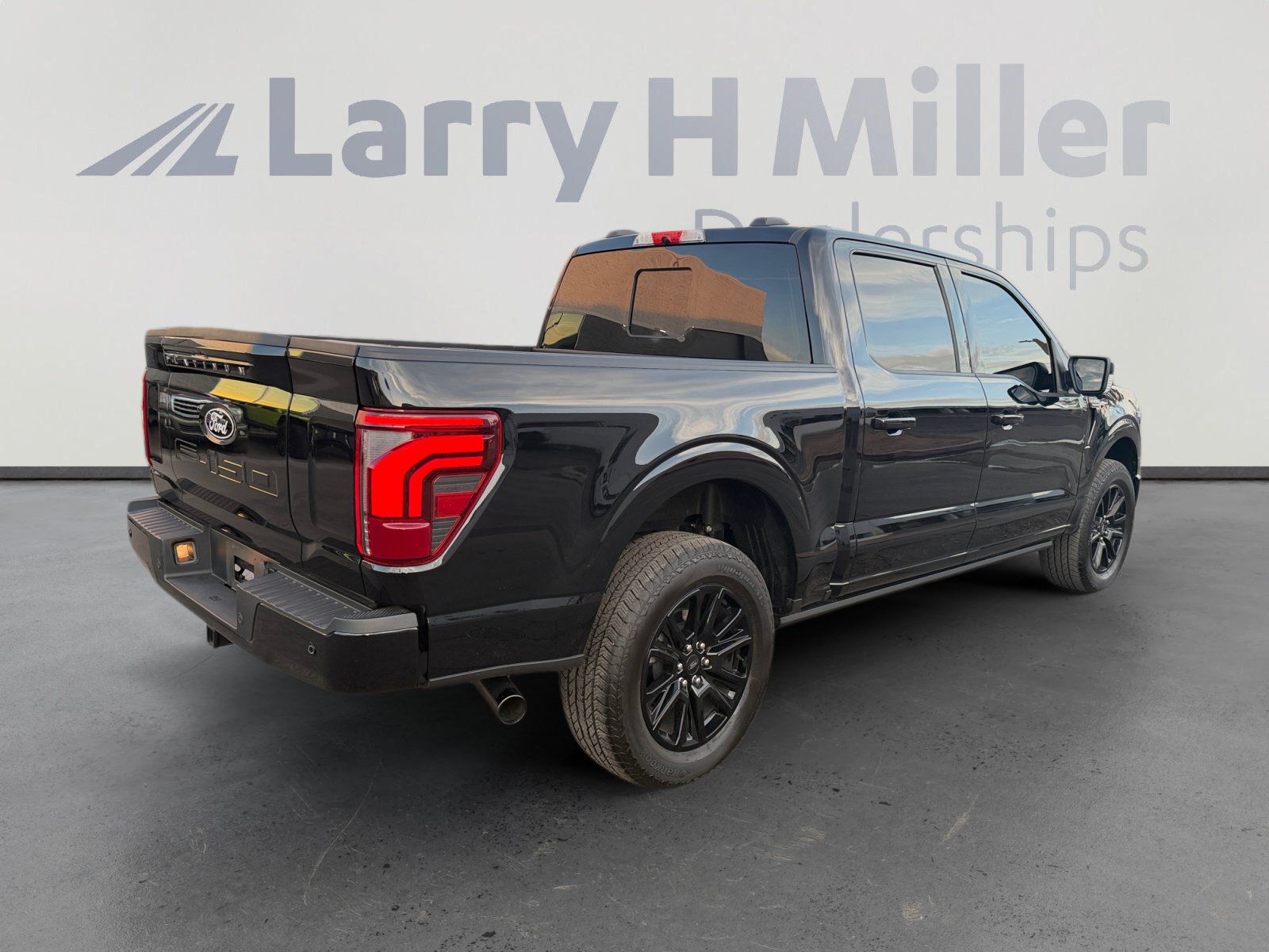 Certified 2025 Ford F150 Platinum AWD/4WD image 5