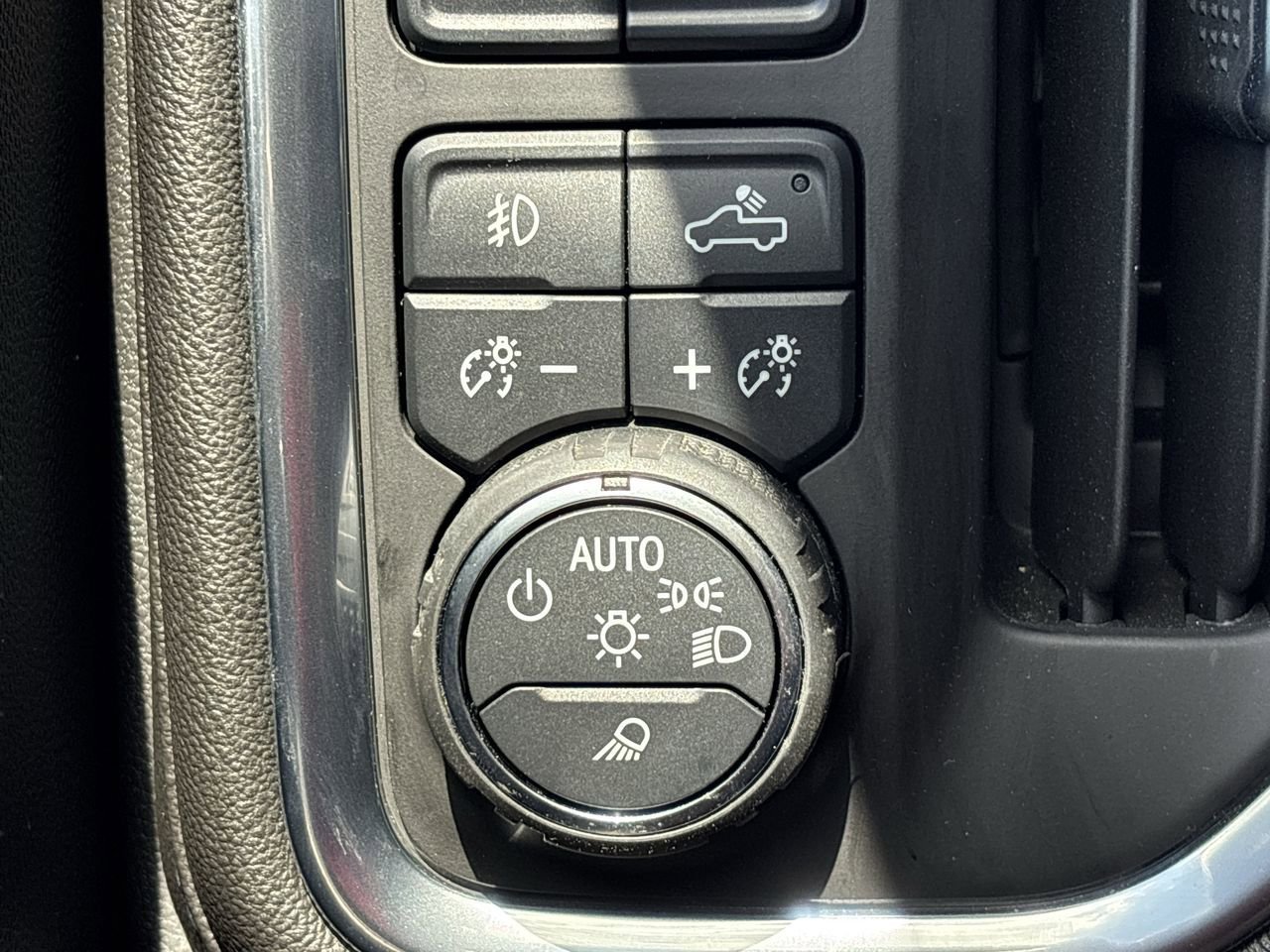 Used 2021 Chevrolet Silverado 1500 LT Trail Boss w/ Convenience Package II image 24