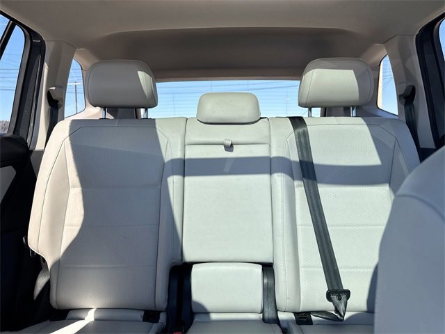 Used 2018 Volkswagen Tiguan SE w/ Panoramic Sunroof Package image 30
