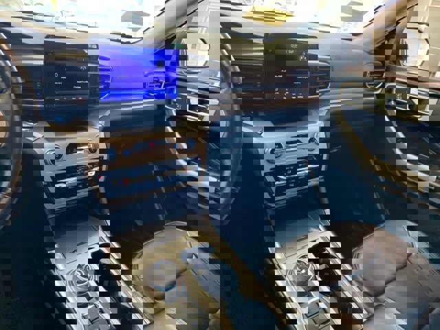 Certified 2022 Ford Explorer XLT w/ Equipment Group 202A image 15