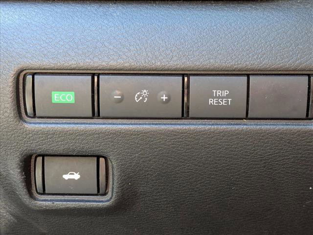 Used 2023 Nissan Sentra SR w/ Electronics Package FWD image 17