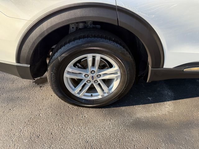 Certified 2022 Ford Explorer XLT w/ Equipment Group 202A image 26