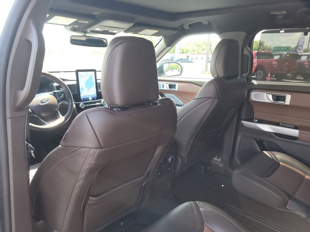 Certified 2024 Ford Explorer King Ranch w/ Technology Package AWD/4WD image 11