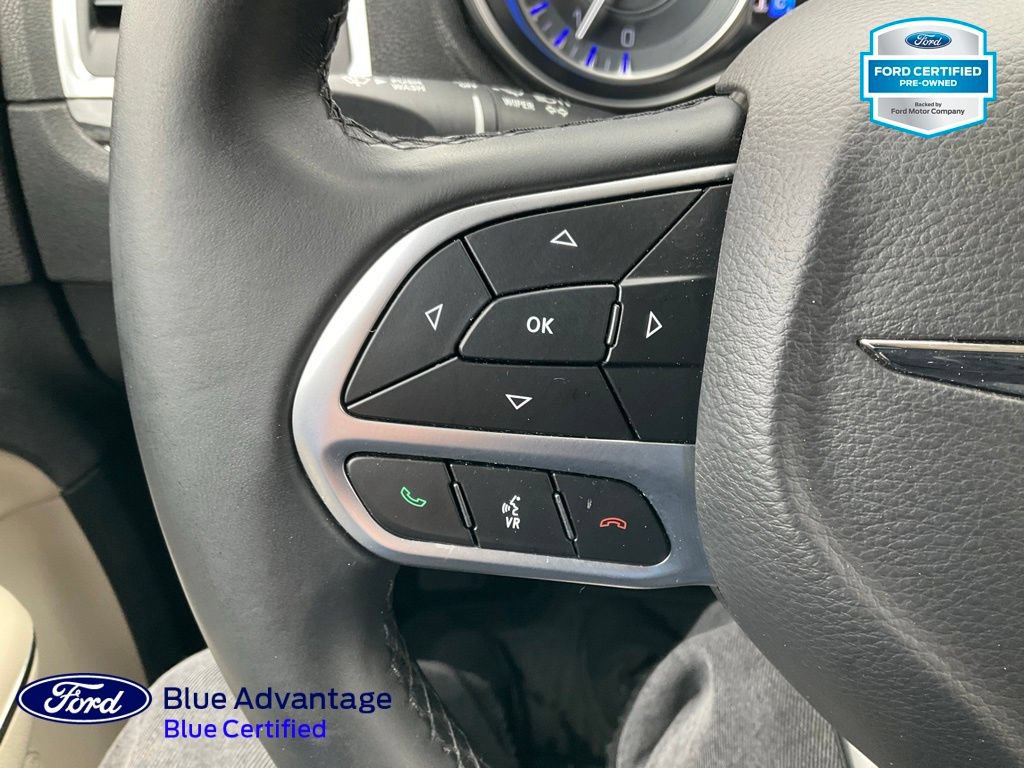 Used 2017 Chrysler 300 Limited AWD/4WD image 5