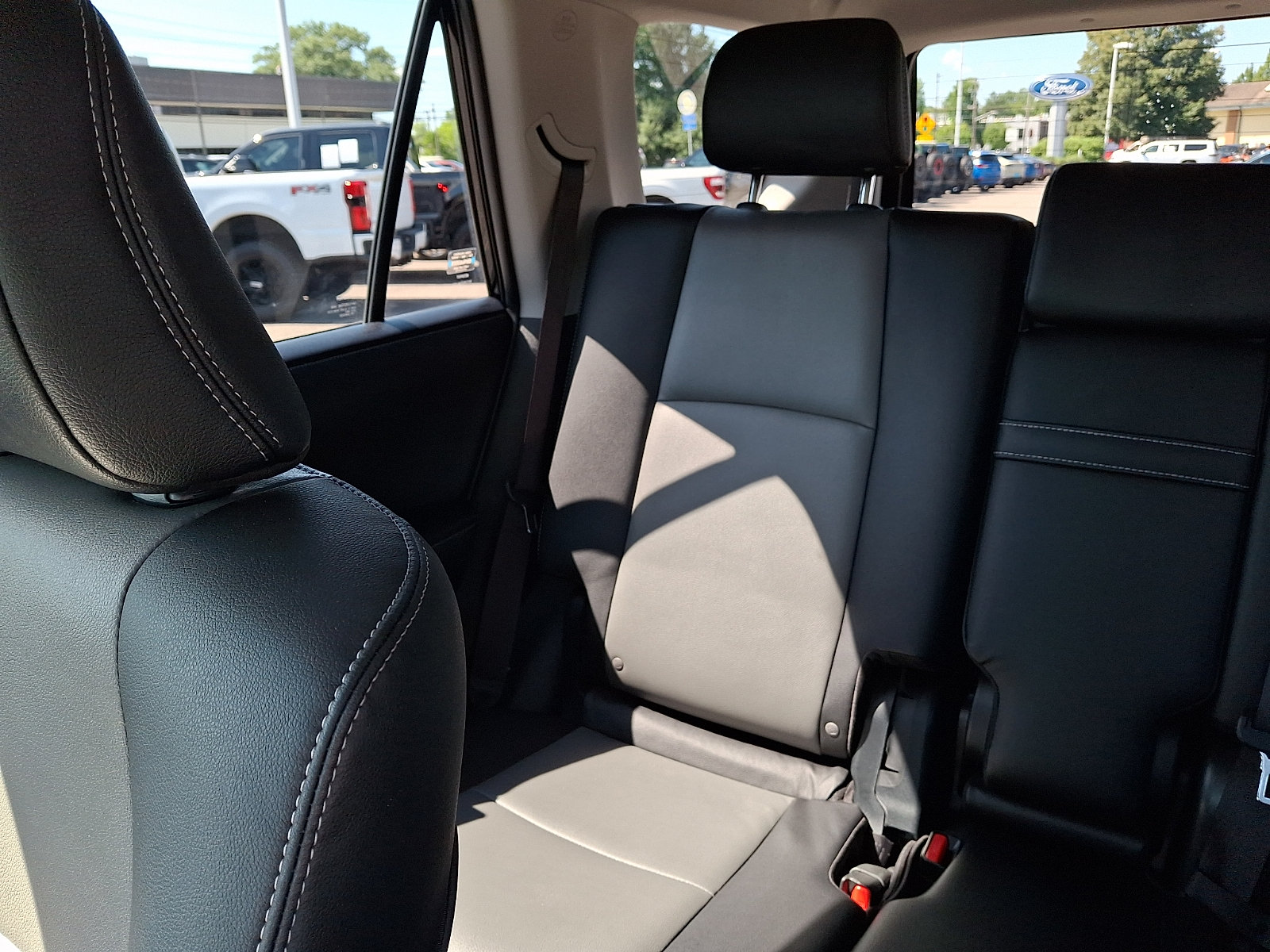 Used 2023 Toyota 4Runner SR5 Premium w/ Moonroof Package AWD/4WD image 18