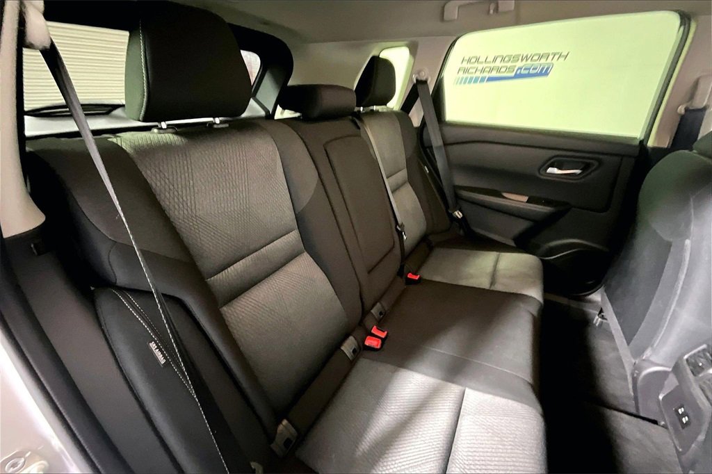 Used 2024 Nissan Rogue SV image 22
