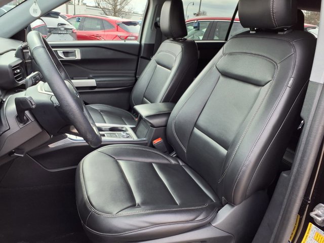 Certified 2024 Ford Explorer XLT w/ Equipment Group 202A image 6
