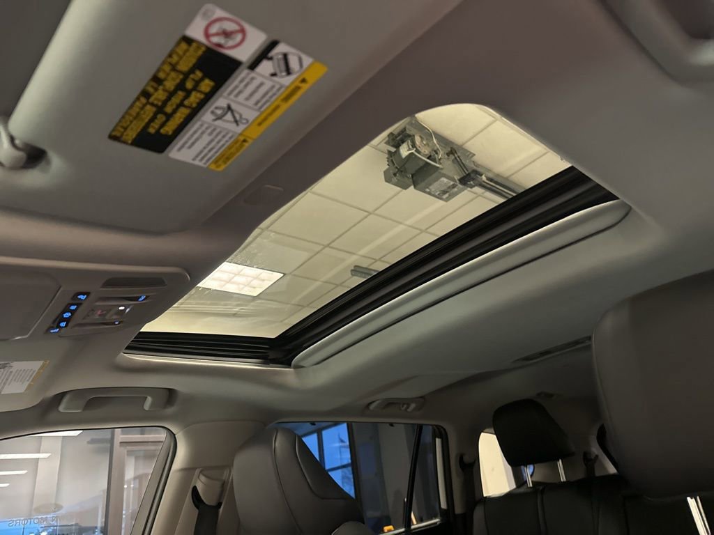 Used 2020 Toyota Highlander XLE image 31