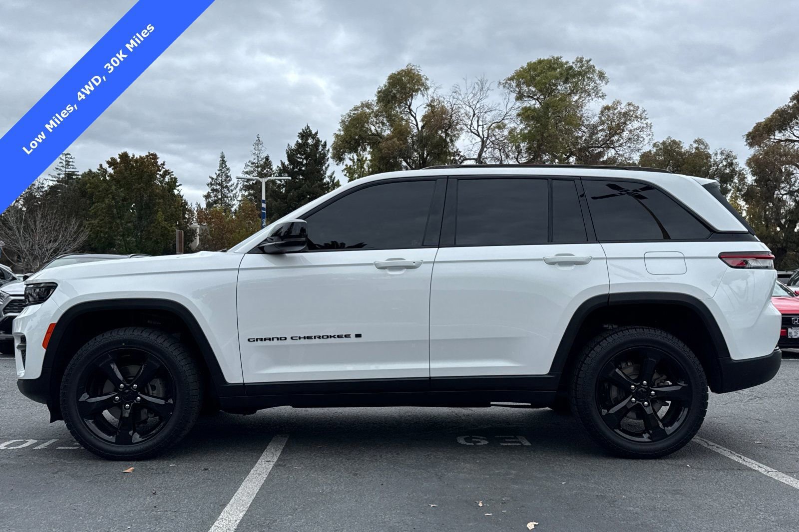 Used 2023 Jeep Grand Cherokee Altitude video 2