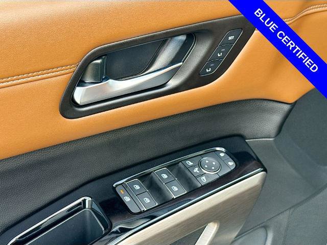 Used 2023 Nissan Pathfinder Platinum w/ Cargo Package AWD/4WD image 16