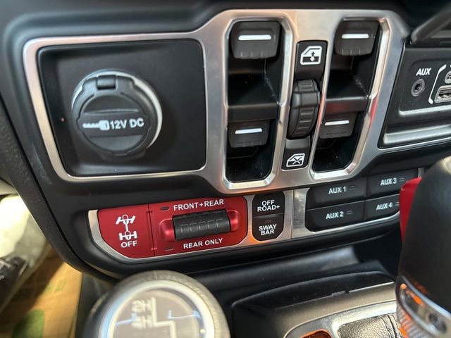Used 2025 Jeep Wrangler Unlimited Rubicon AWD/4WD image 28