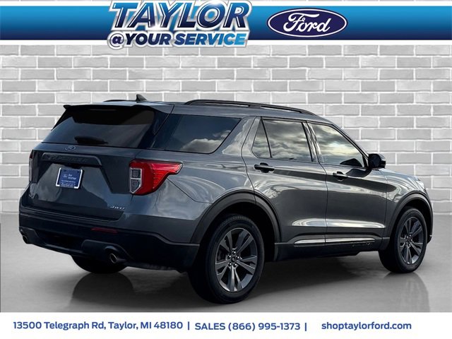 Certified 2023 Ford Explorer XLT w/ Equipment Group 202A image 3