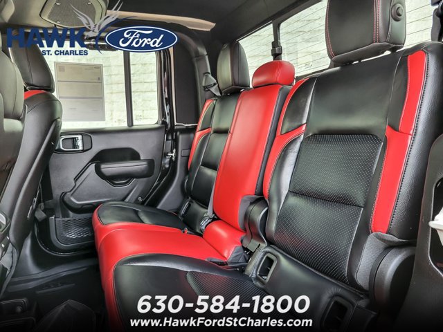 Used 2024 Jeep Gladiator Rubicon w/ Technology Group AWD/4WD image 10