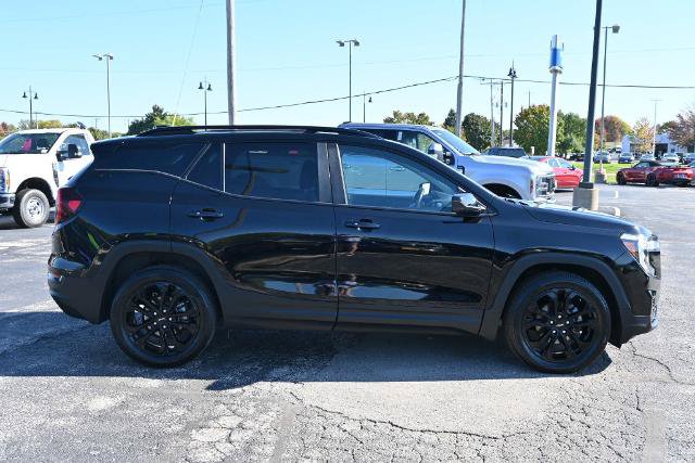Used 2022 GMC Terrain SLE w/ Driver Convenience Package AWD/4WD image 8