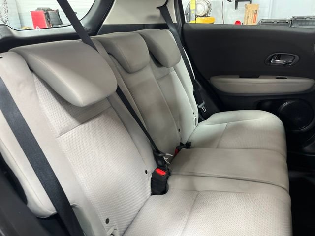 Used 2022 Honda HR-V LX image 39