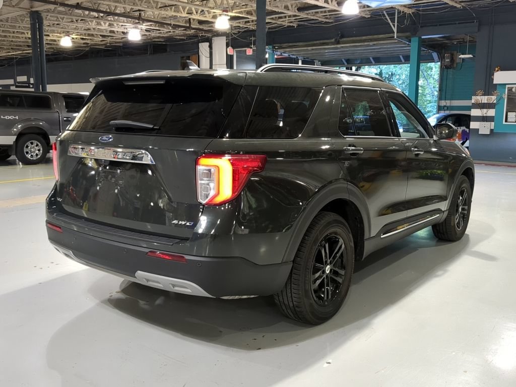 Certified 2023 Ford Explorer XLT w/ Equipment Group 202A AWD/4WD image 7