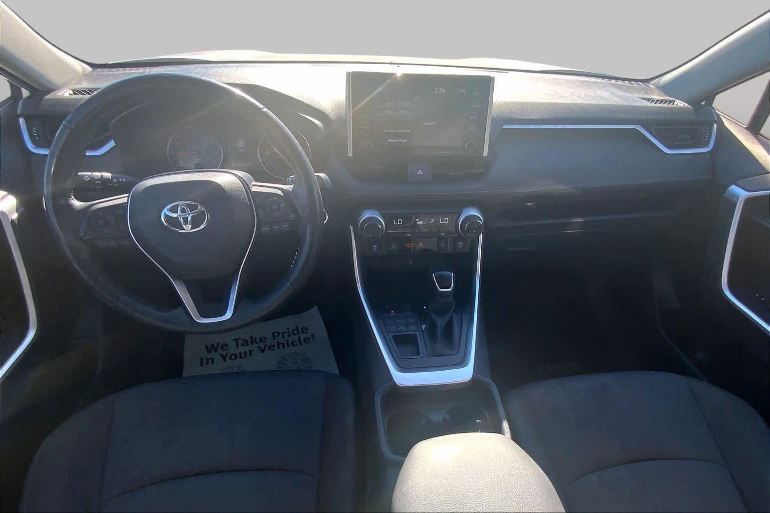 Used 2021 Toyota RAV4 XLE w/ Convenience Package AWD/4WD image 16