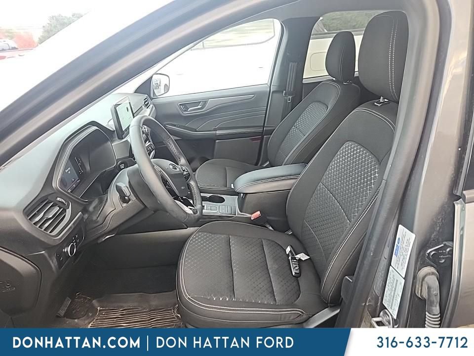 Certified 2023 Ford Escape Active AWD/4WD image 2