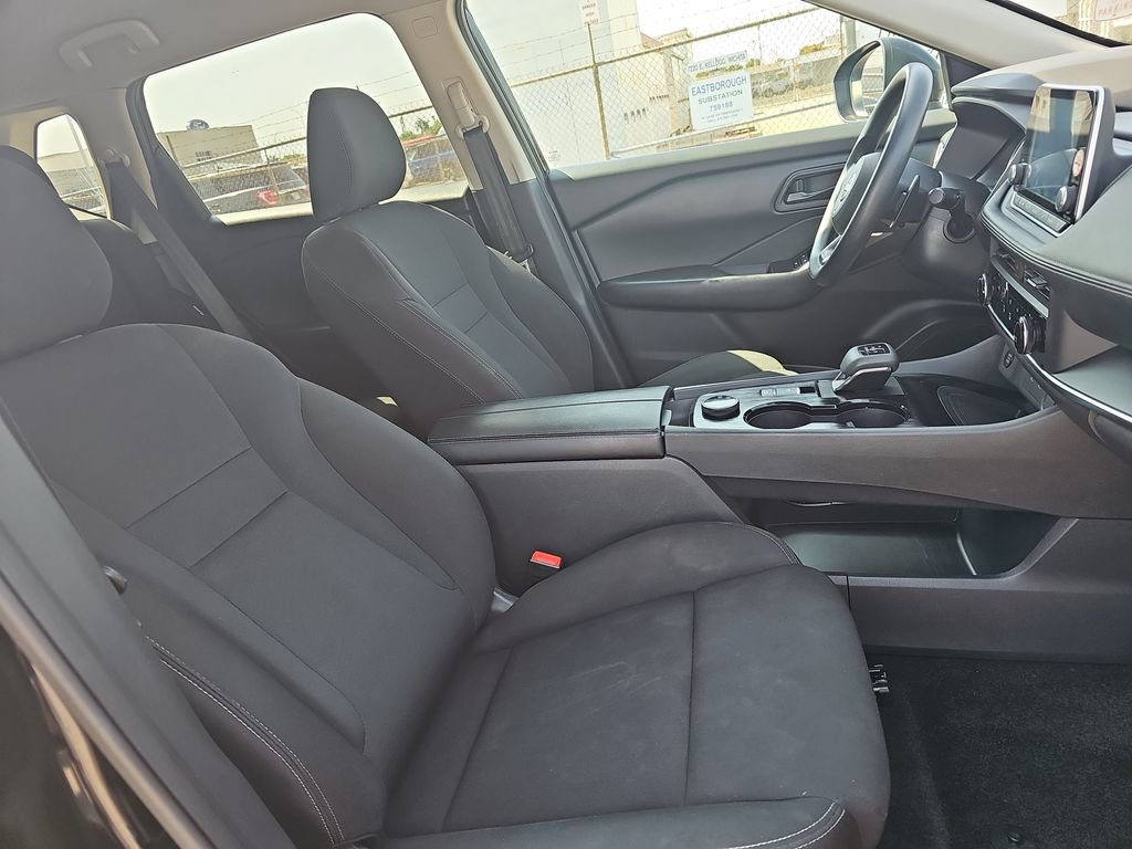 Used 2024 Nissan Rogue S AWD/4WD image 10