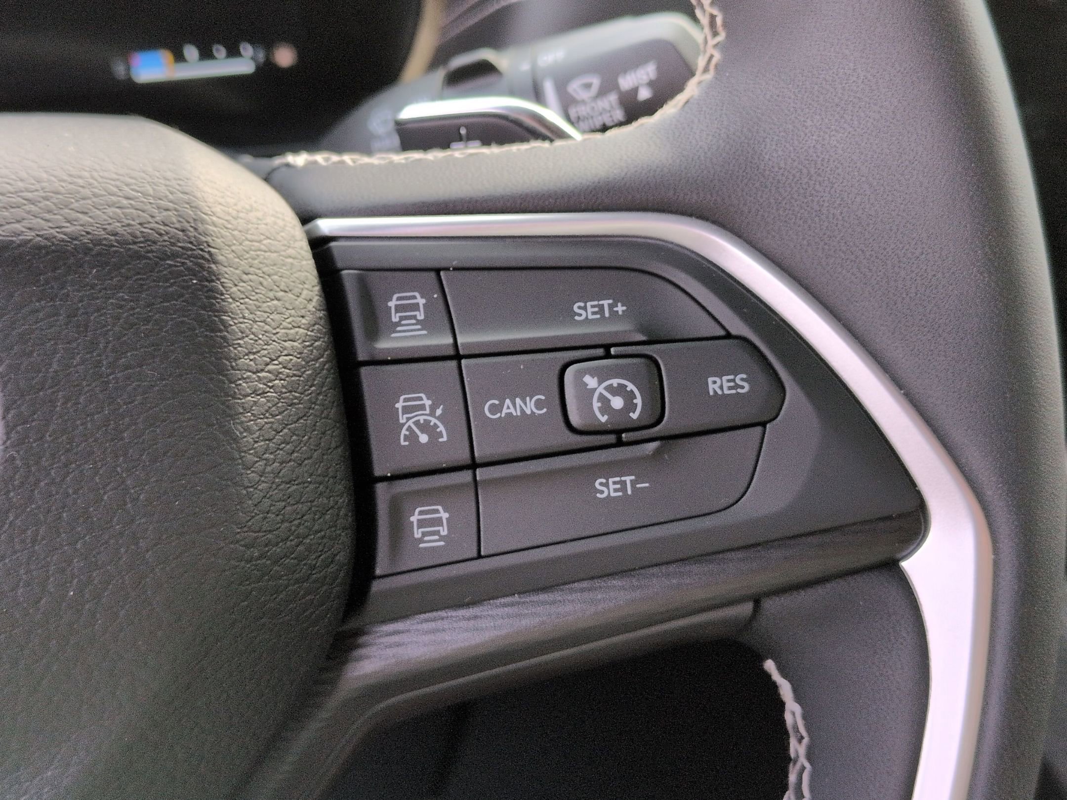 Used 2024 Jeep Grand Cherokee Altitude image 17