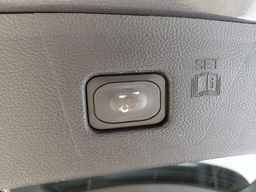 Certified 2020 Ford Edge Titanium AWD/4WD image 44