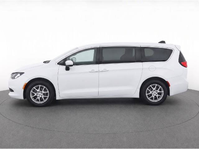 Used 2023 Chrysler Voyager LX FWD image 8