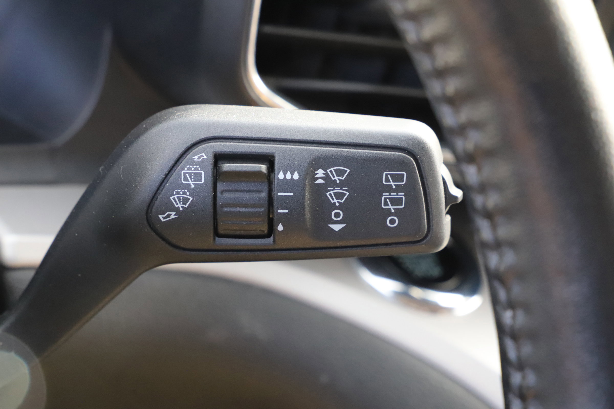 Certified 2023 Ford Explorer XLT w/ Equipment Group 202A image 37