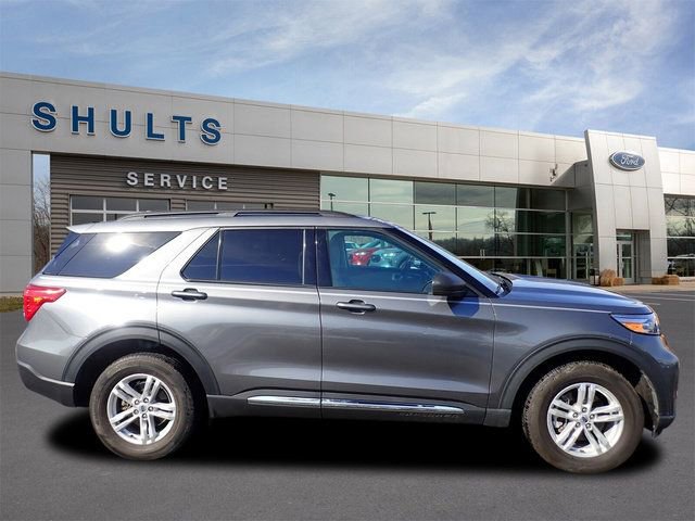 Certified 2023 Ford Explorer XLT image 4