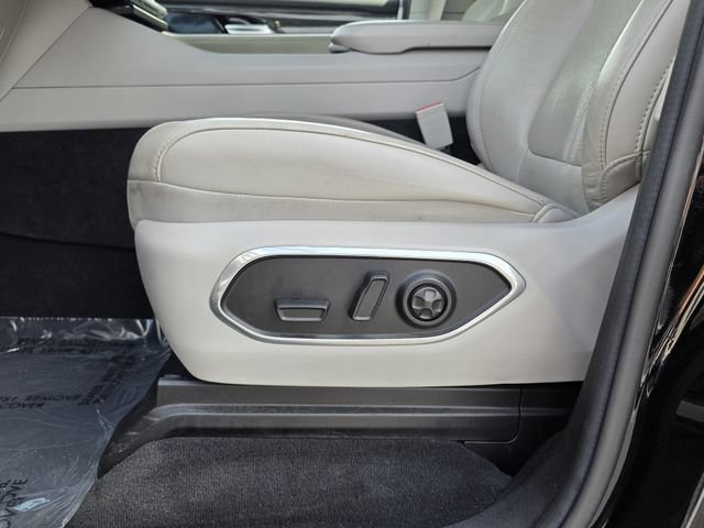 Used 2022 Jeep Wagoneer Series III AWD/4WD image 14