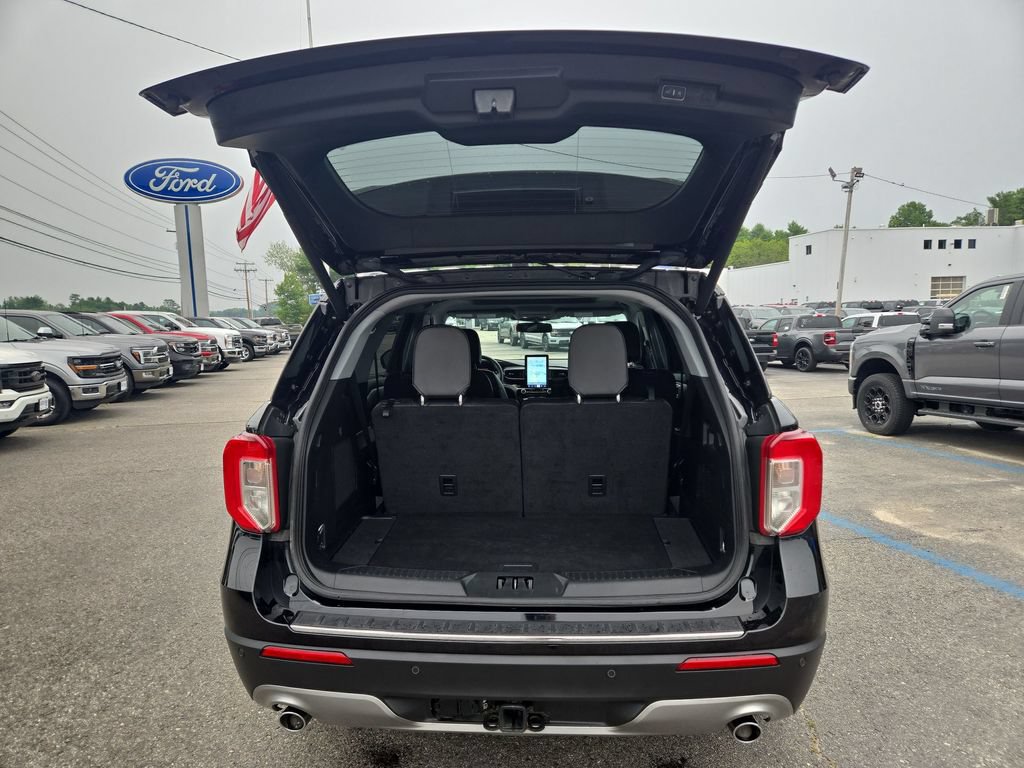 Certified 2023 Ford Explorer Limited w/ Limited Technology Package AWD/4WD image 3