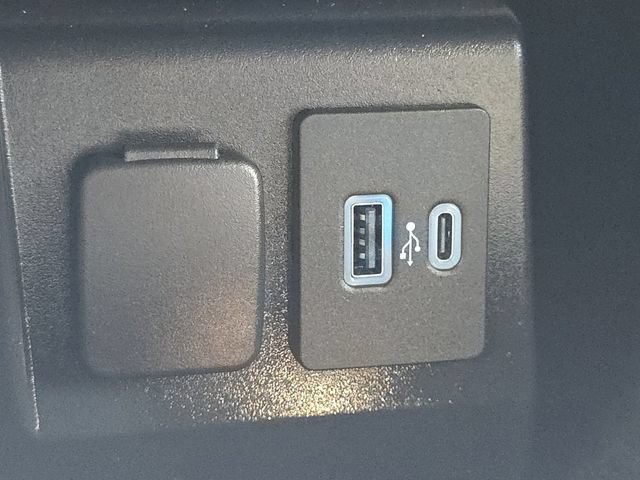 Certified 2023 Ford Explorer Limited w/ Limited Technology Package AWD/4WD image 39