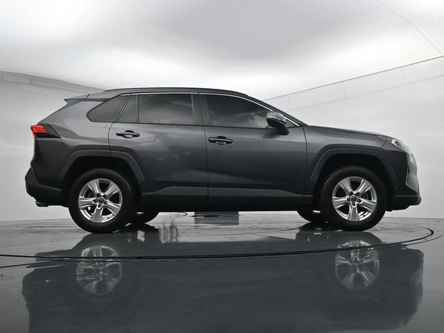 Used 2021 Toyota RAV4 XLE AWD/4WD image 35