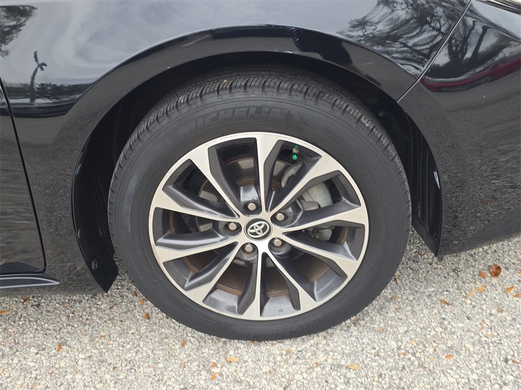 Used 2018 Toyota Avalon XLE image 30