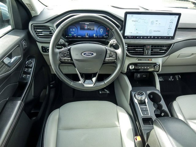 Certified 2025 Ford Escape Platinum w/ Class II Trailer Tow Package AWD/4WD image 16